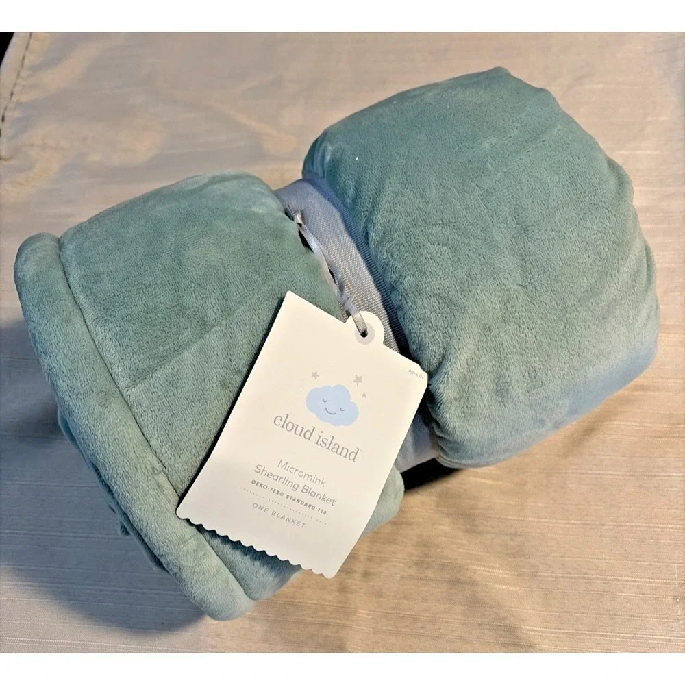 Cloud Island Micromink Shearling Blanket in Green - 30 x 40 Inches